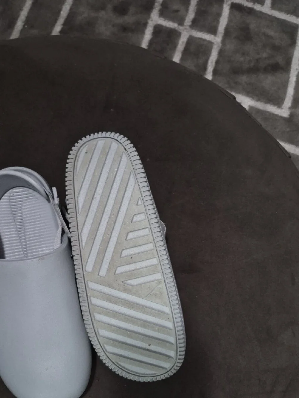 Nike Men’s Light Gray Slip-On Slingback Sandals
